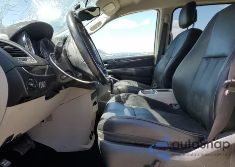 2011 Chrysler Town & Country Touring L z USA, uszkodzony, nr VIN 2A4RR8DG3BR746710